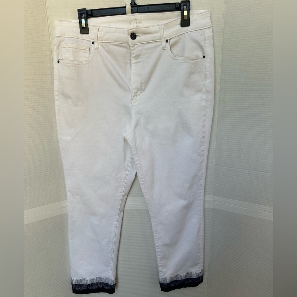 White House Black Market White Embroidered Cropped Jeans